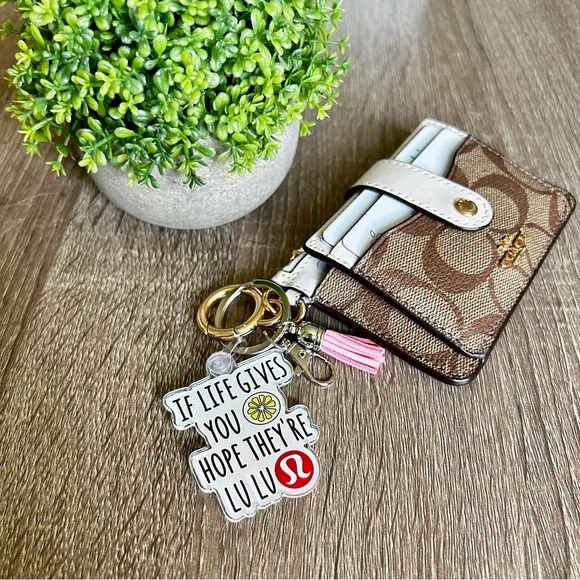 If life gives you lemon hope they're lululemon keychain - Picture 6 of 7